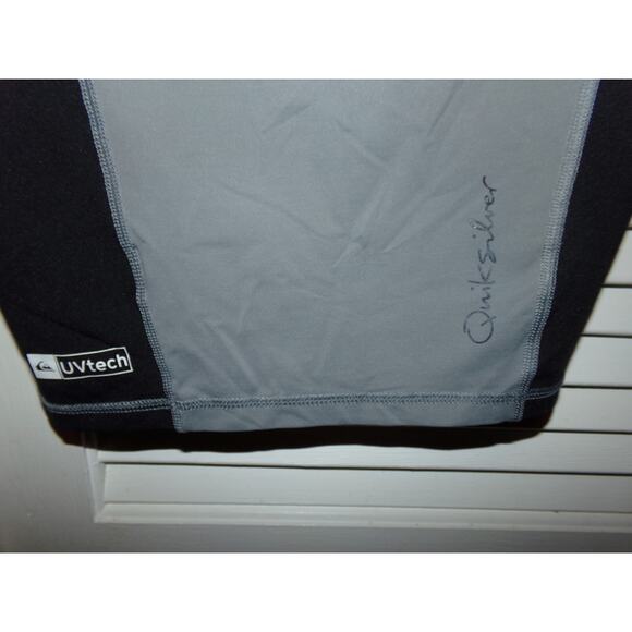 Quicksilver UV‎ Tech mock neck surfing t shirt L Excellent Rashguard - Picture 4 of 5